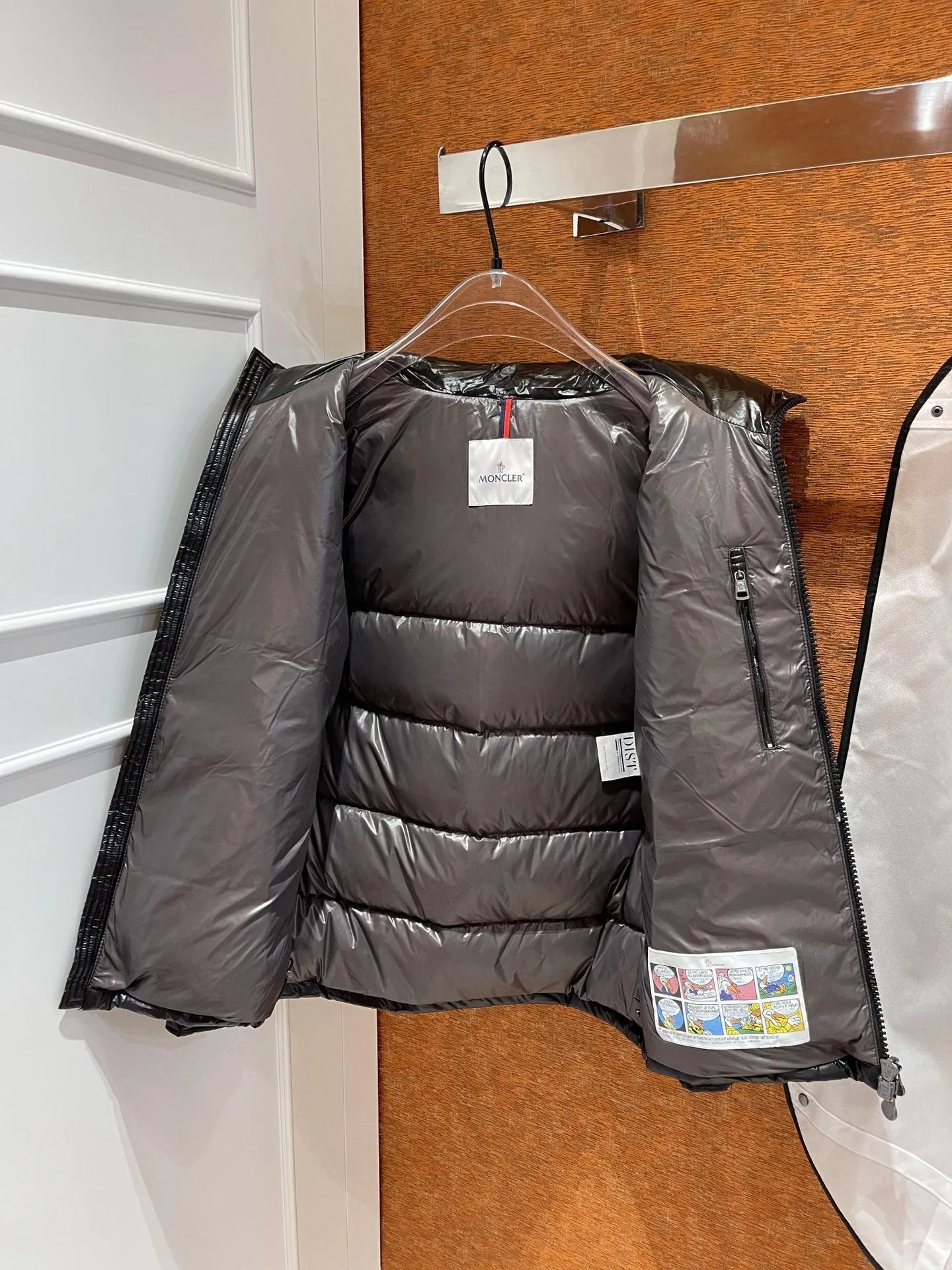 CLTH274 MC Maya 70 Short Down Jacket